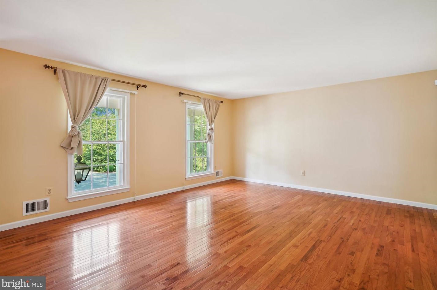 10320 Gainsborough Rd, Rockville MD  20854-4040 exterior