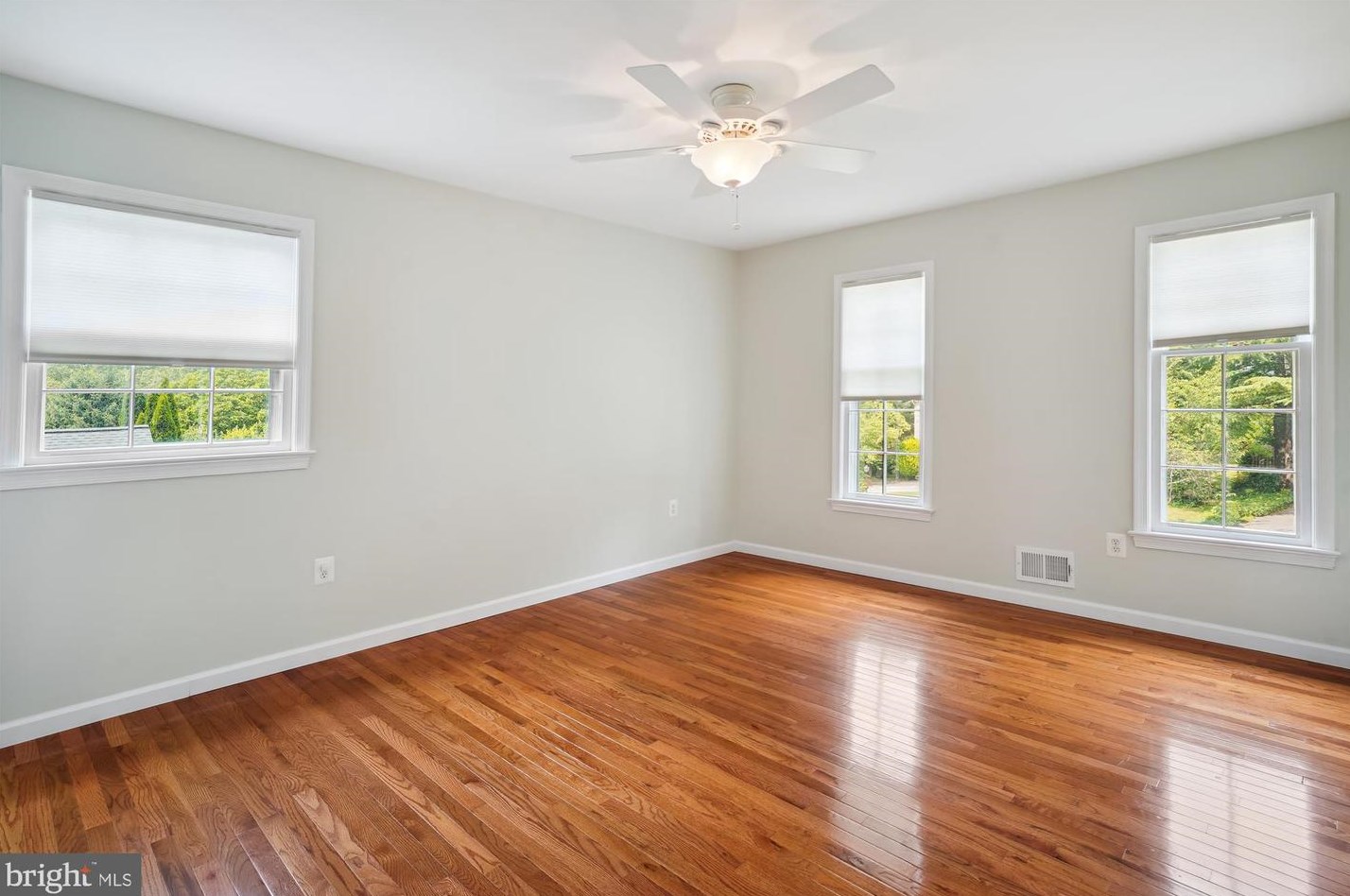 10320 Gainsborough Rd, Rockville MD  20854-4040 exterior