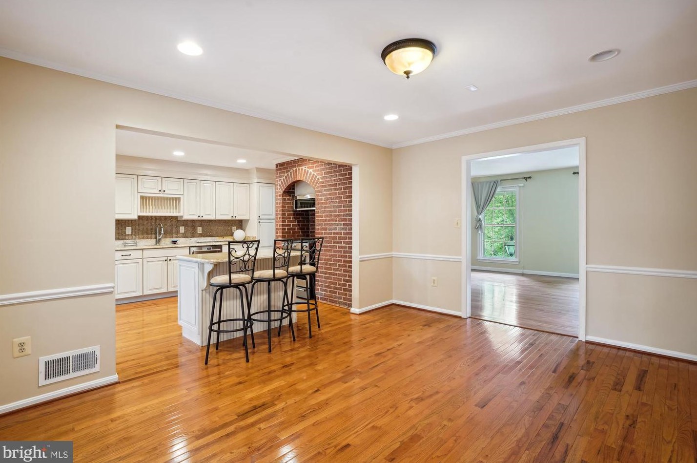 10320 Gainsborough Rd, Rockville MD  20854-4040 exterior