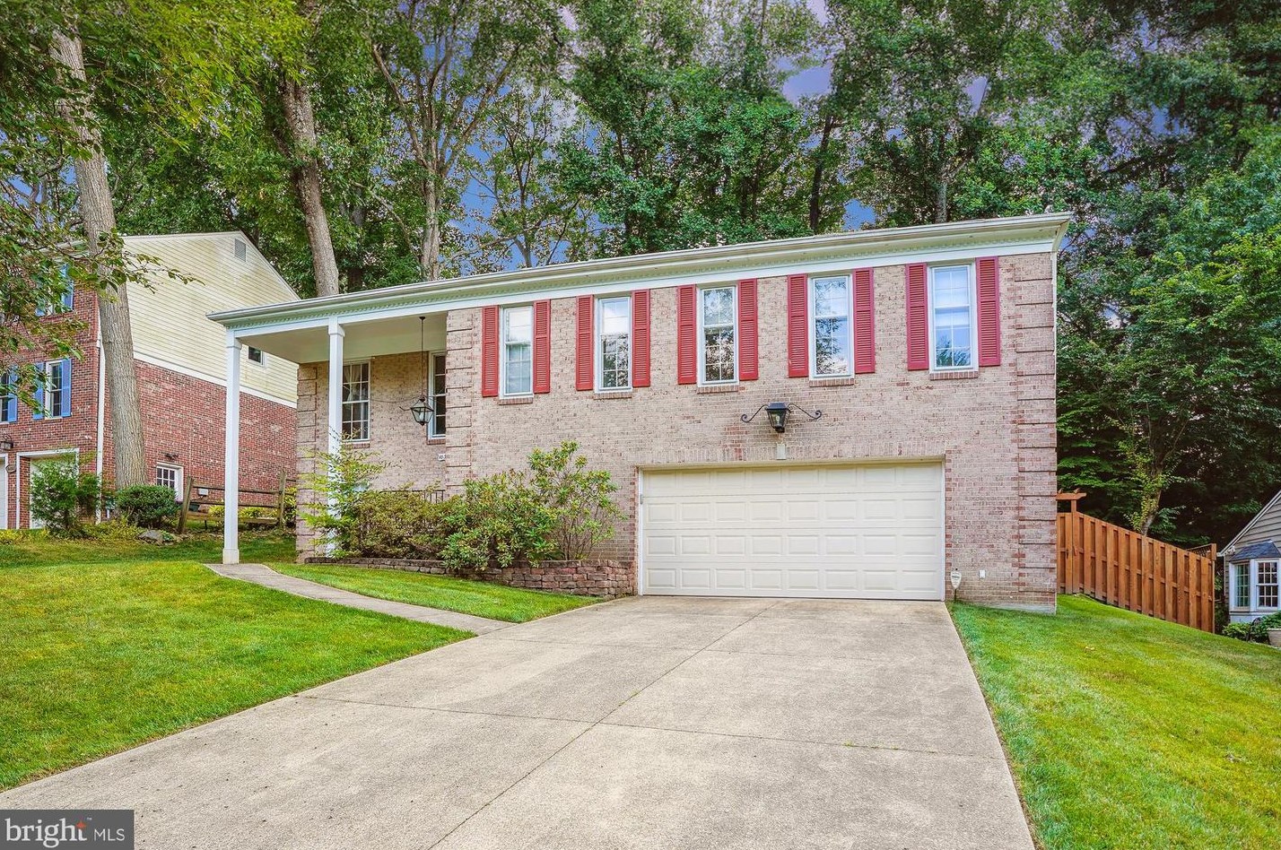 10320 Gainsborough Rd, Rockville MD  20854-4040 exterior