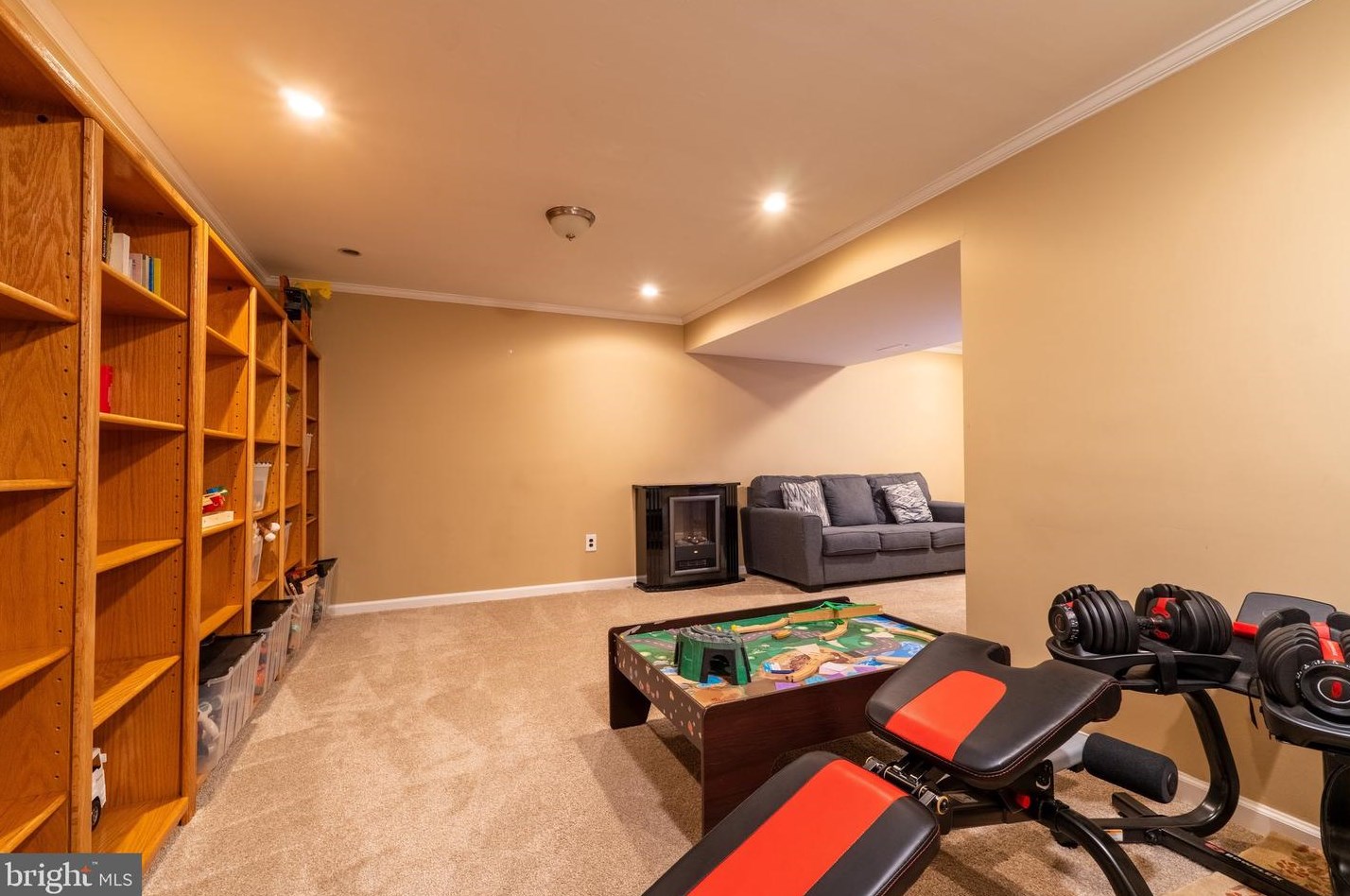 14813 Dufief Dr, Gaithersburg MD  20878-2524 exterior