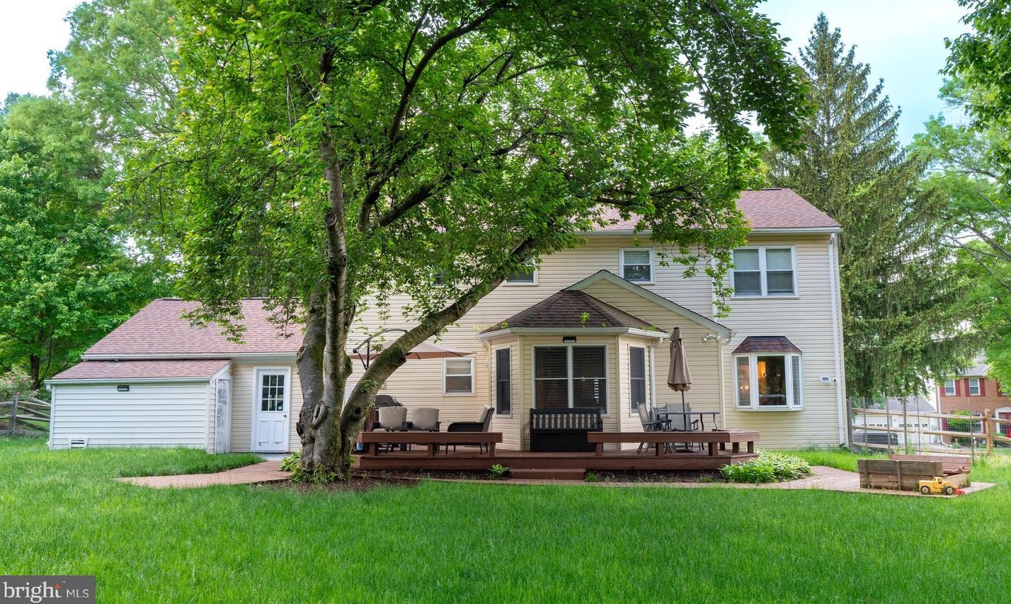 14813 Dufief Dr, Gaithersburg MD  20878-2524 exterior