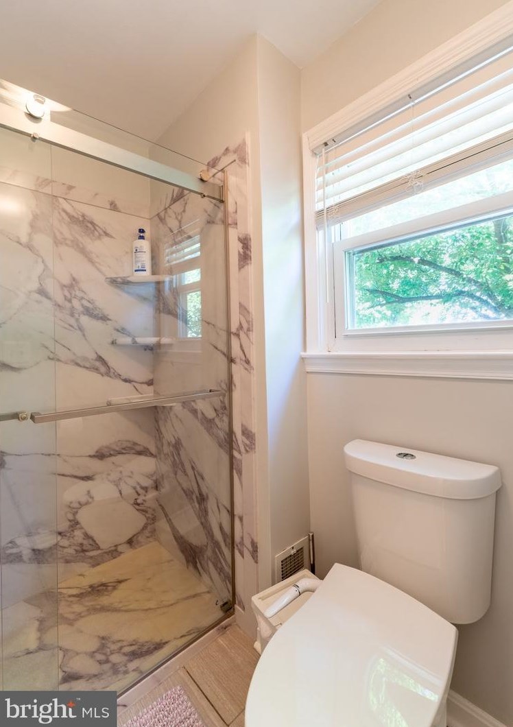 14813 Dufief Dr, Gaithersburg MD  20878-2524 exterior