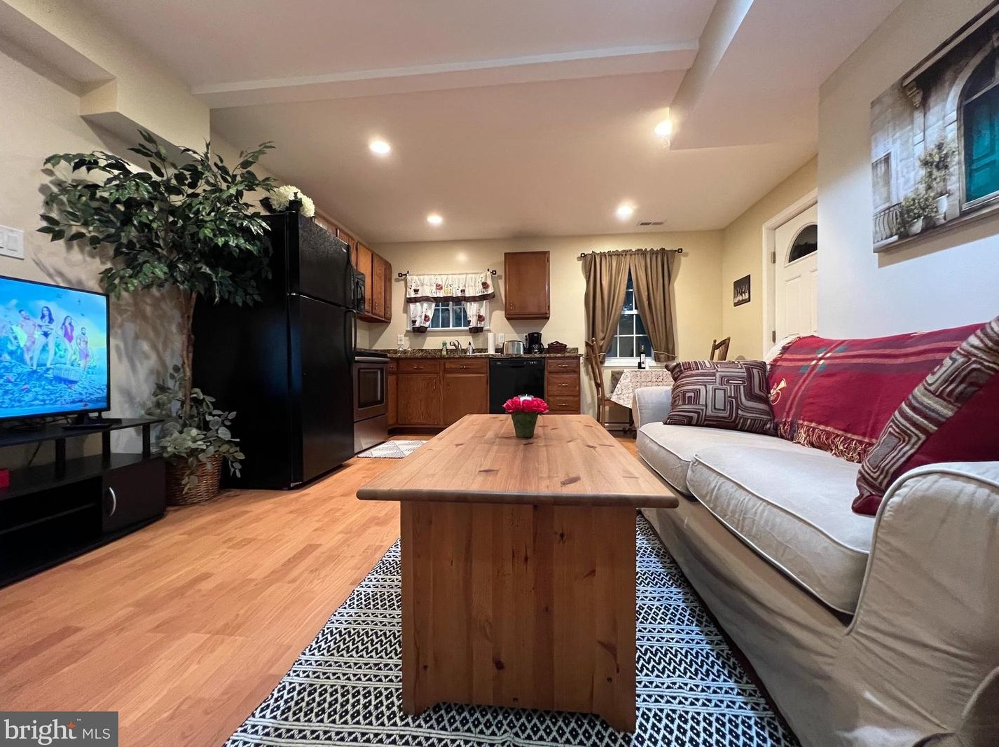 1919 Dundee Rd, Rockville MD exterior