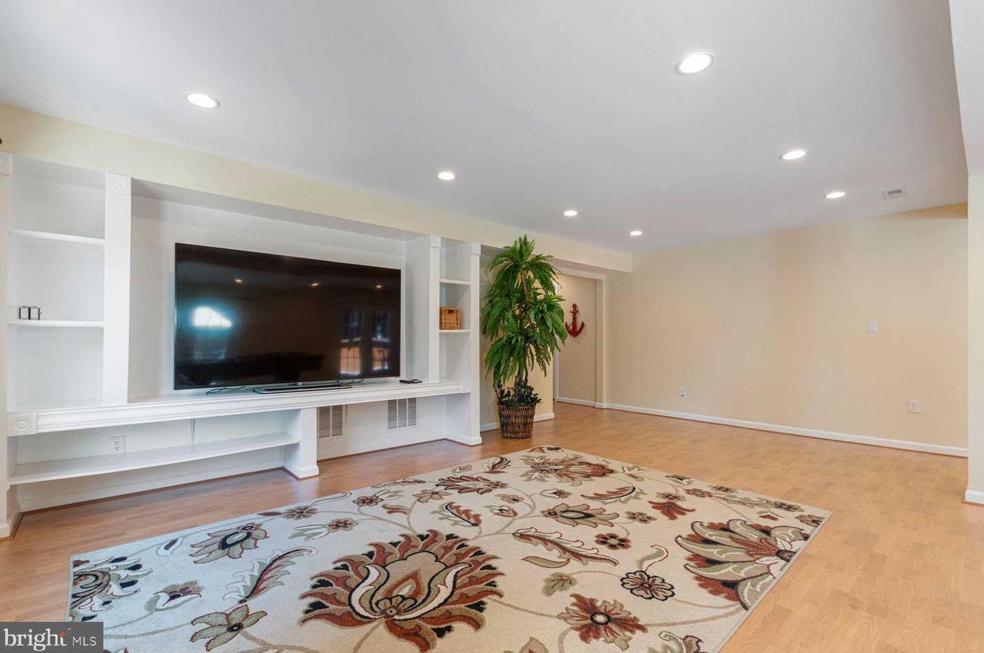 1919 Dundee Rd, Rockville MD exterior