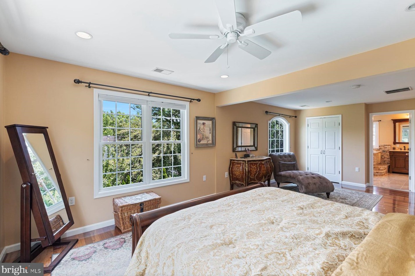 1919 Dundee Rd, Rockville MD exterior