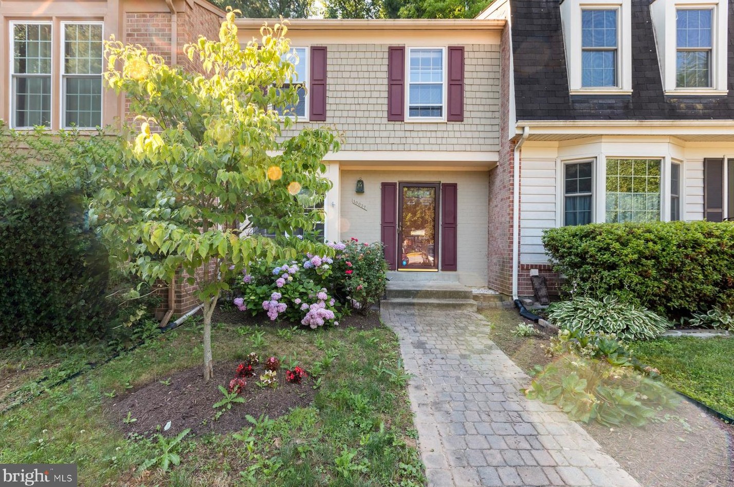 10037 Maple Leaf Dr, Gaithersburg, MD 20886