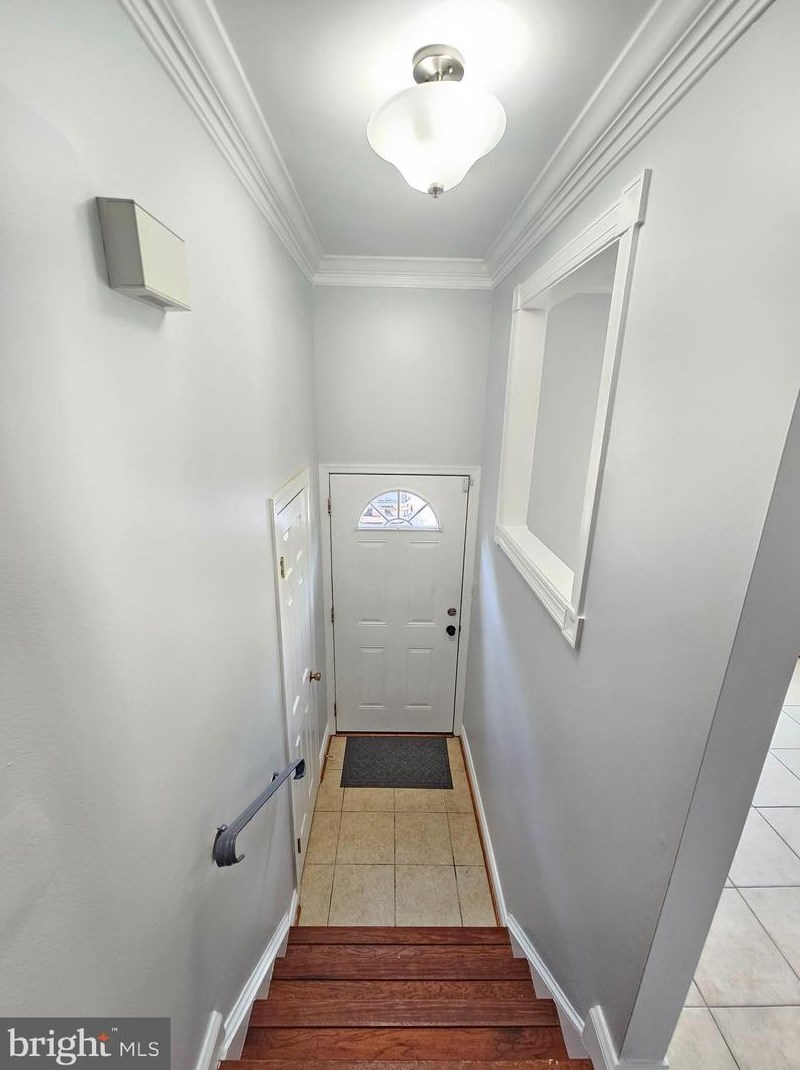 35 Kinsman View Cir, Silver Spring, MD 20901