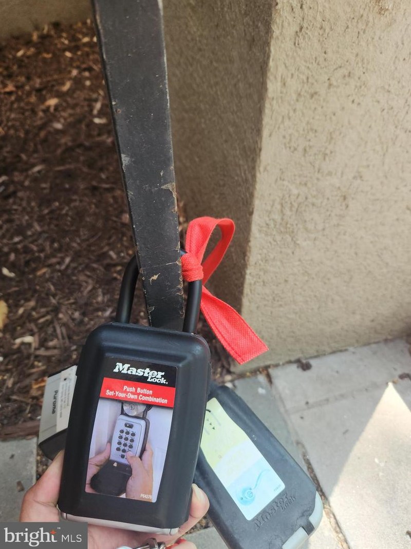 8045 Newell St, Silver Spring MD 20910-4887 exterior