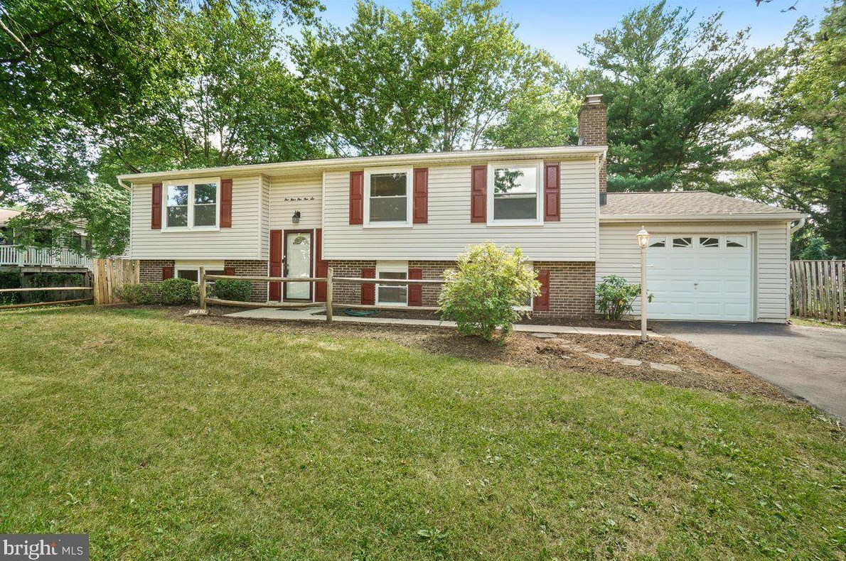 19116 Wootton Ave, Poolesville, MD 20837