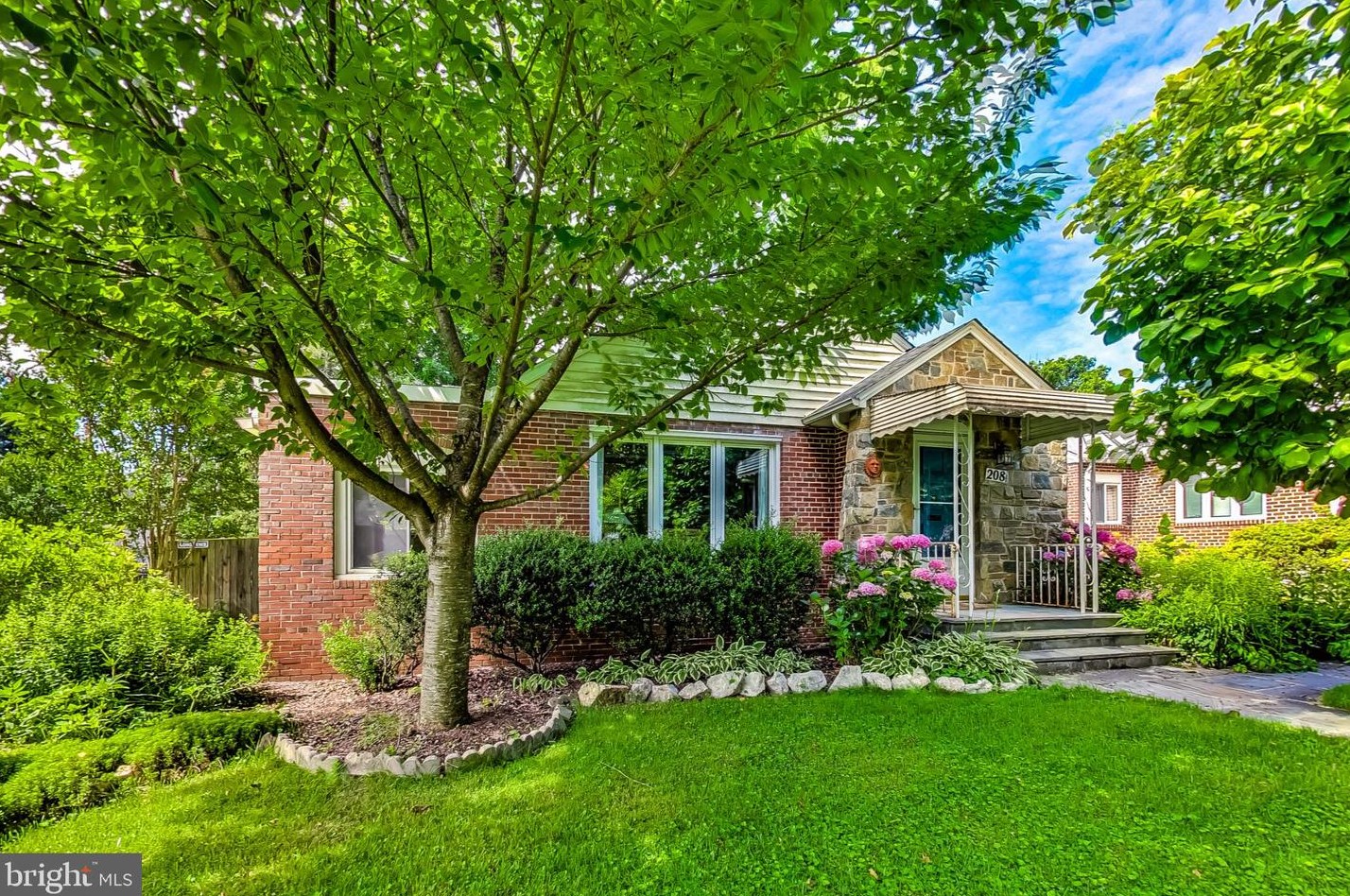 208 Brewster Ave, Silver Spring, MD 20901