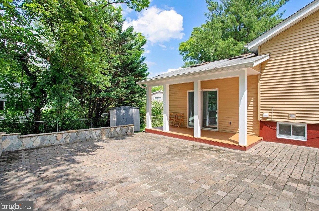 5809 Halpine Rd, Rockville MD  20851-2408 exterior