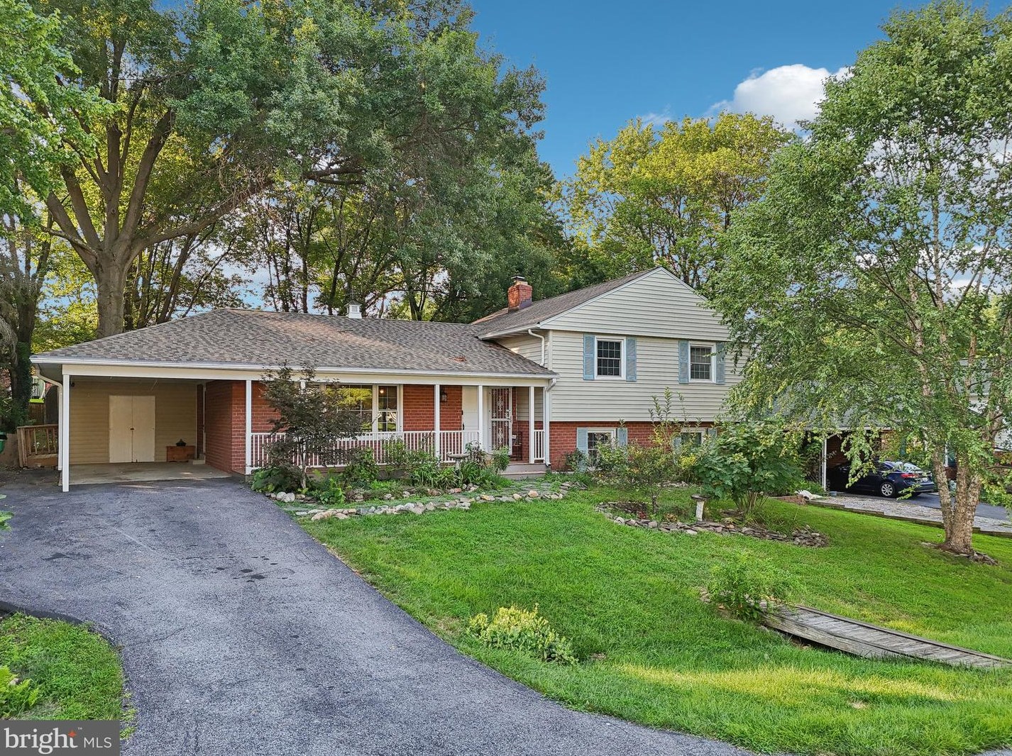 3725 Stoney Castle St, Olney, MD 20832-1332