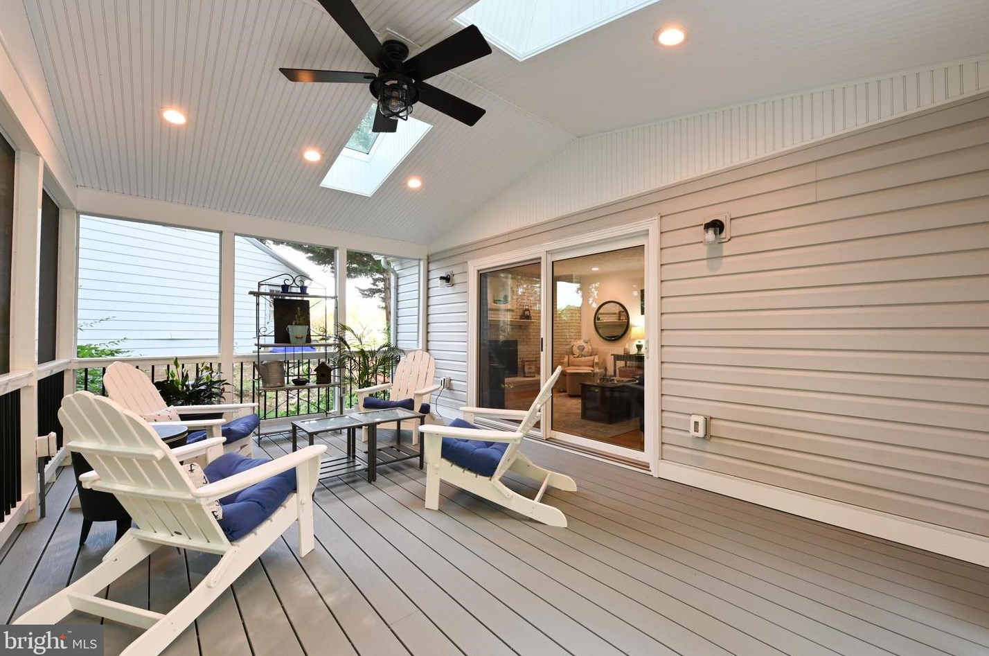 14637 Locustwood Ln, Silver Spring MD 20905-6425 exterior