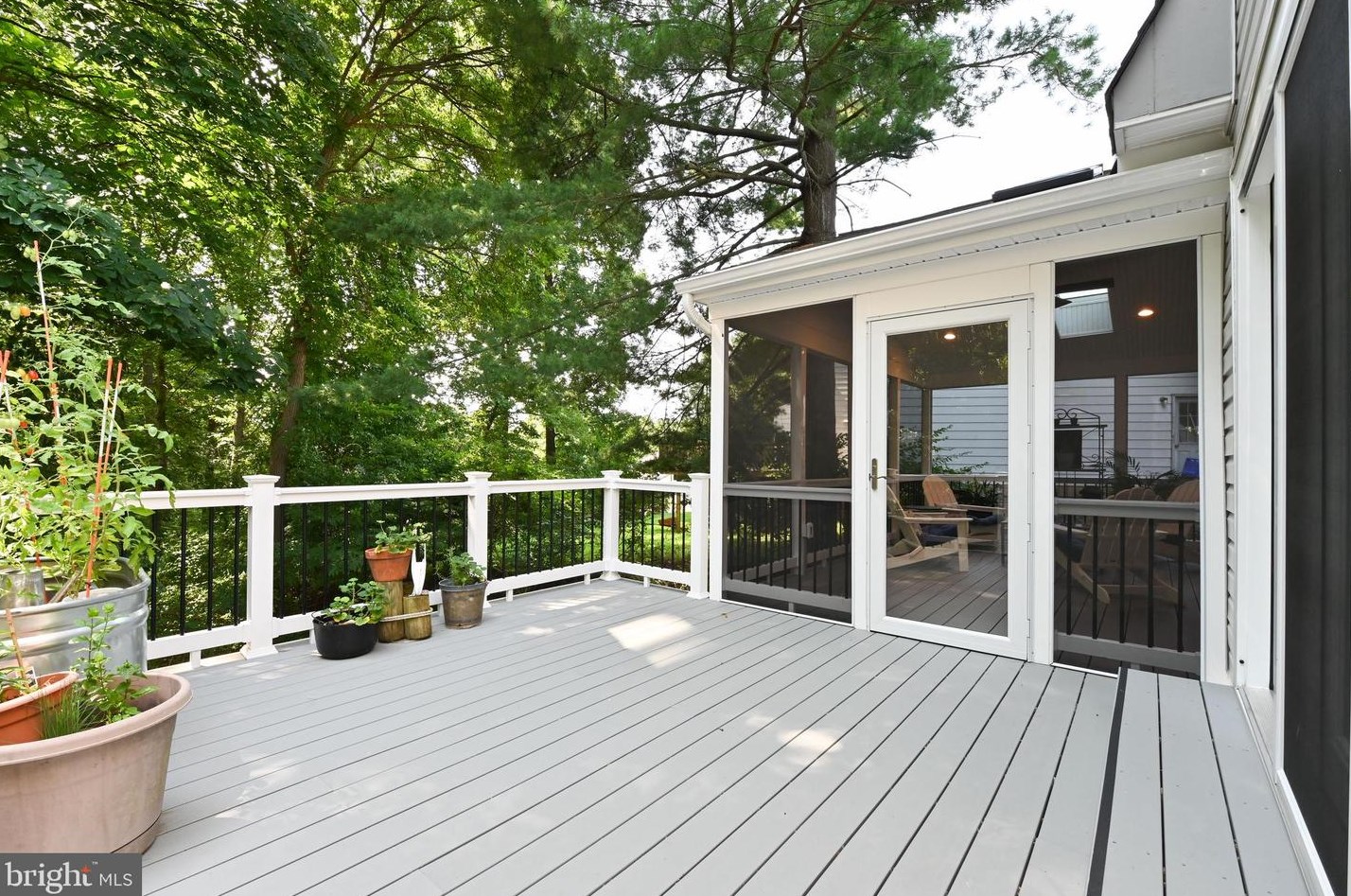 14637 Locustwood Ln, Silver Spring MD 20905-6425 exterior