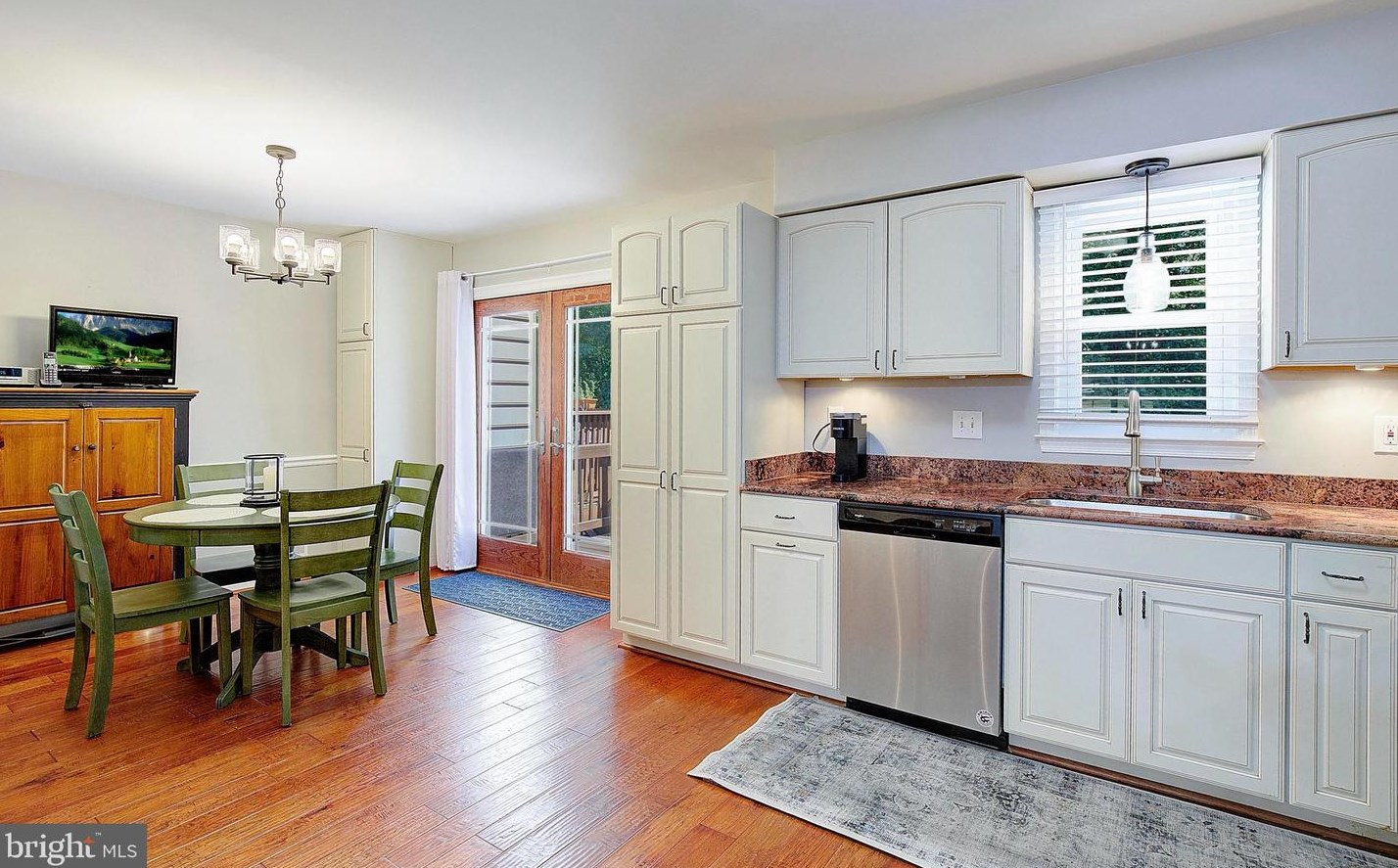 1551 Ivystone Ct, Silver Spring MD  20904-5475 exterior