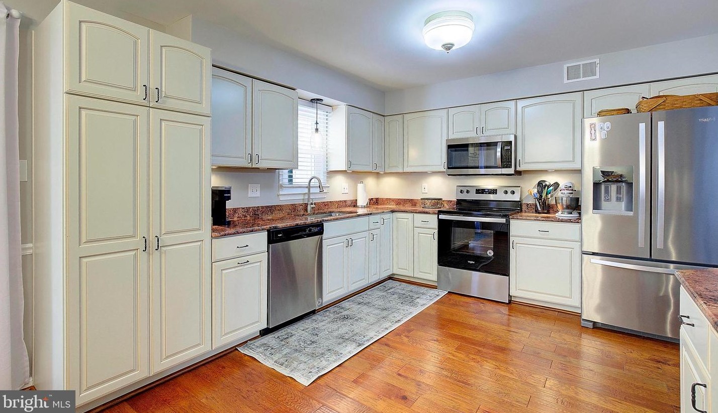 1551 Ivystone Ct, Silver Spring MD  20904-5475 exterior