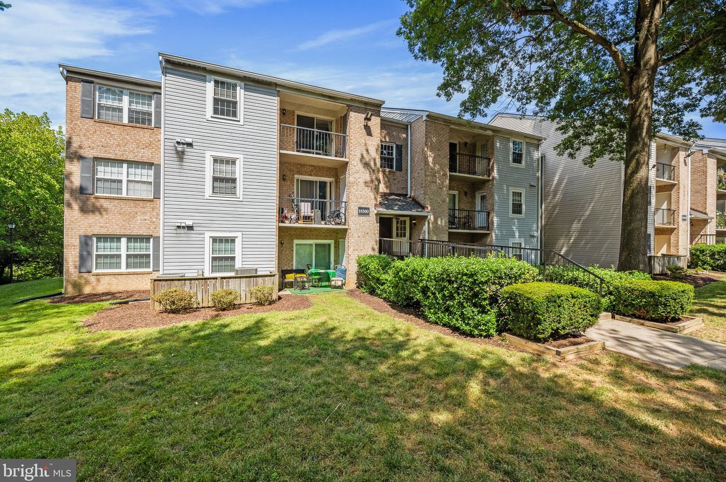 18300 Streamside Dr #102, Gaithersburg, MD 20879