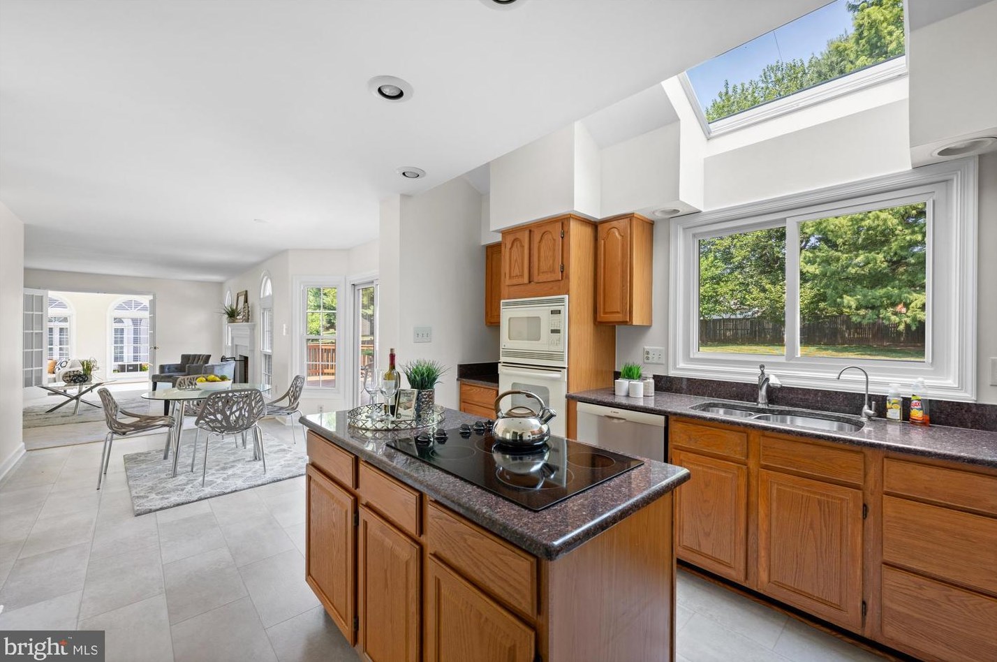 14716 Carona Dr, Silver Spring MD exterior