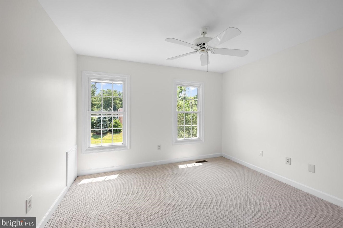 14716 Carona Dr, Silver Spring MD exterior