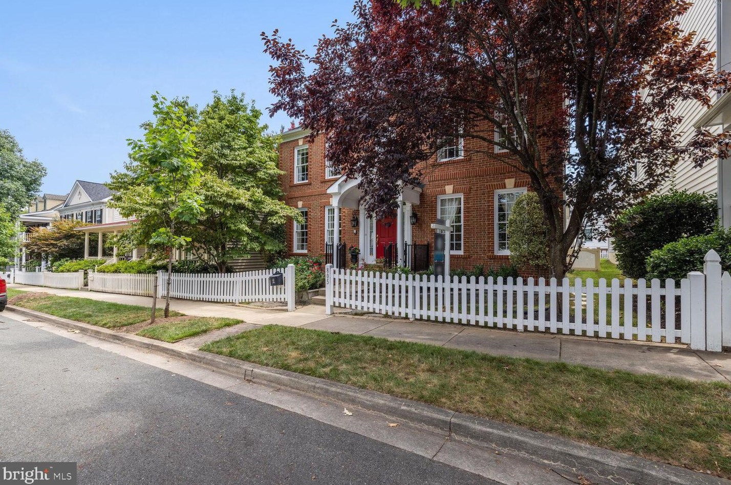 805 Linslade St, Gaithersburg, MD 20878-2129