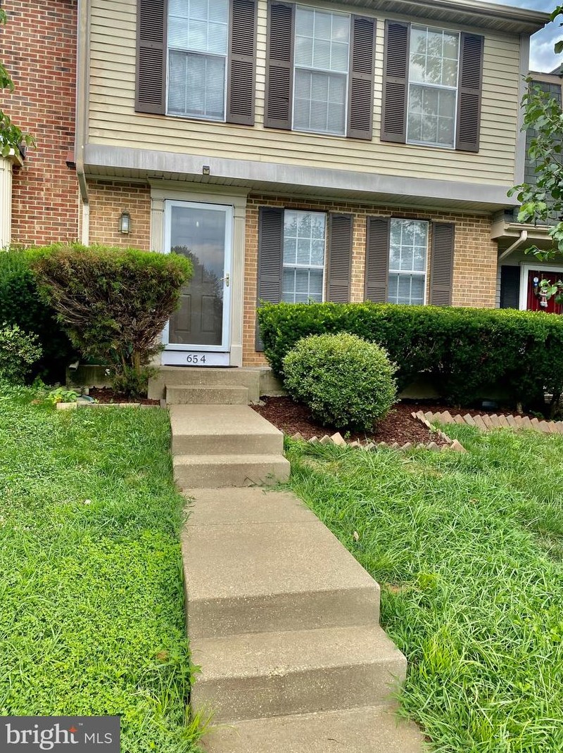 654 Coral Reef Dr, Gaithersburg MD  20878-2978 exterior