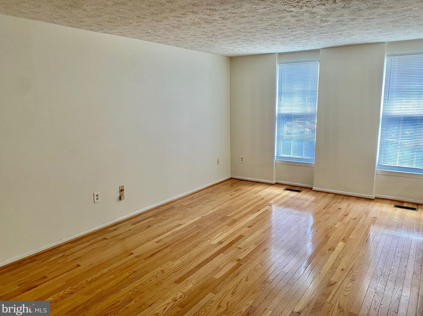654 Coral Reef Dr, Gaithersburg MD  20878-2978 exterior