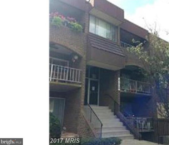 408 Girard St, Gaithersburg MD  20877-3312 exterior