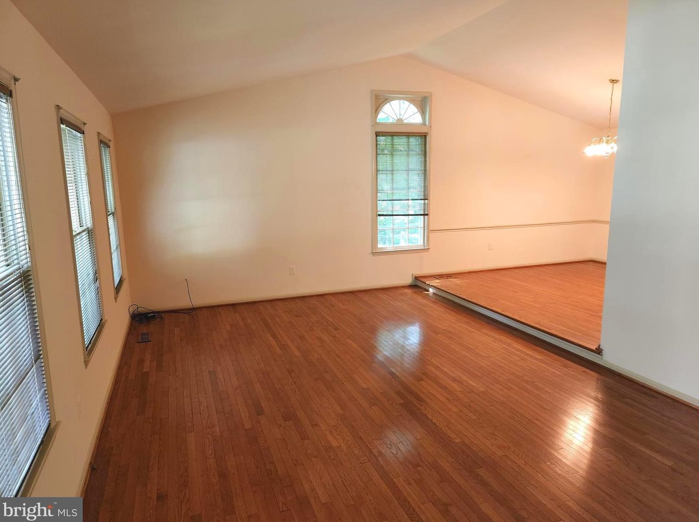 20521 Highland Hall Dr, Gaithersburg, MD 20886-4046