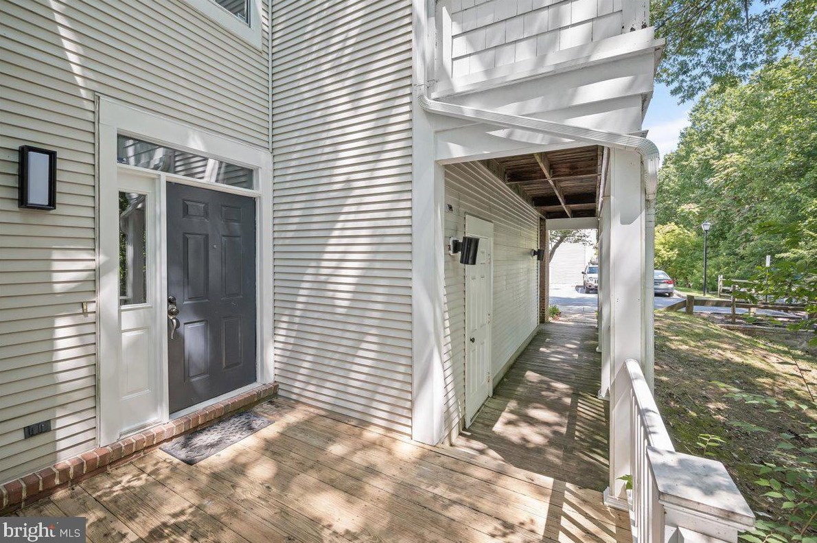 21 Crested Iris Ct, Gaithersburg, MD 20886