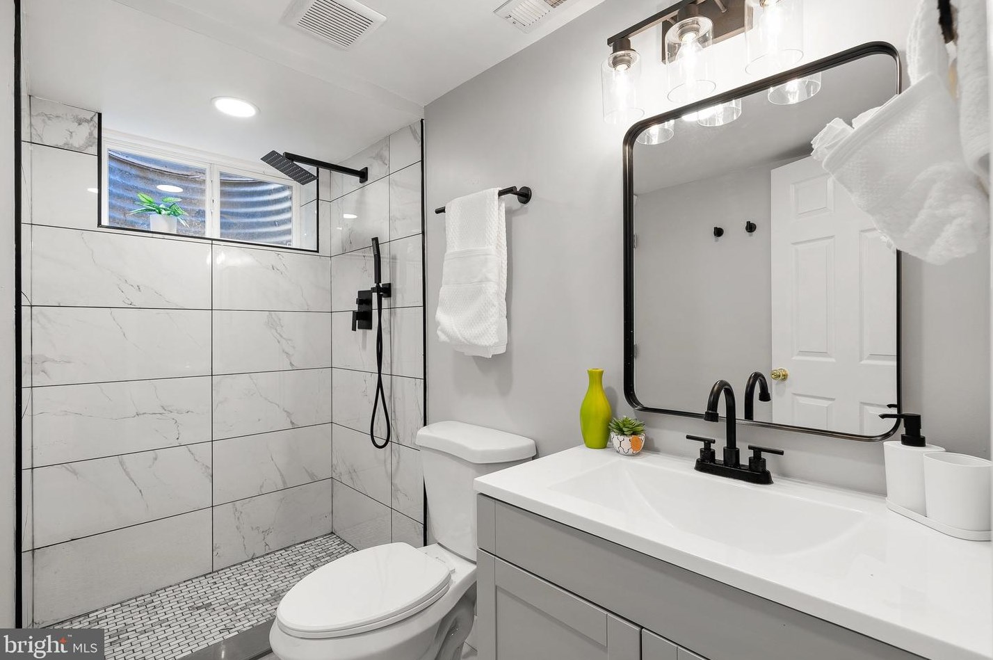 208 Granville Dr, Silver Spring MD 20901-3237 exterior