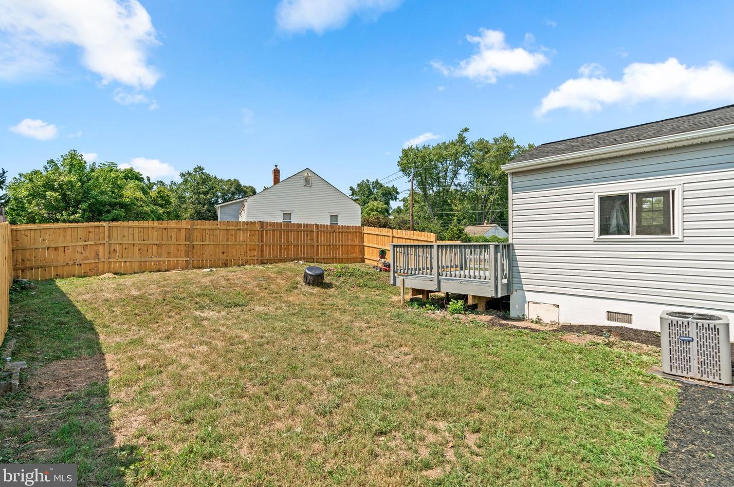 4301 Garrett Park Rd, Silver Spring MD 20906-4837 exterior