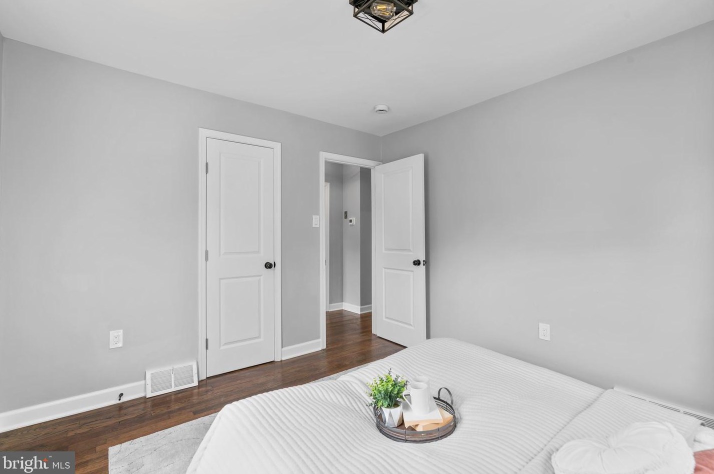 4301 Garrett Park Rd, Silver Spring MD 20906-4837 exterior