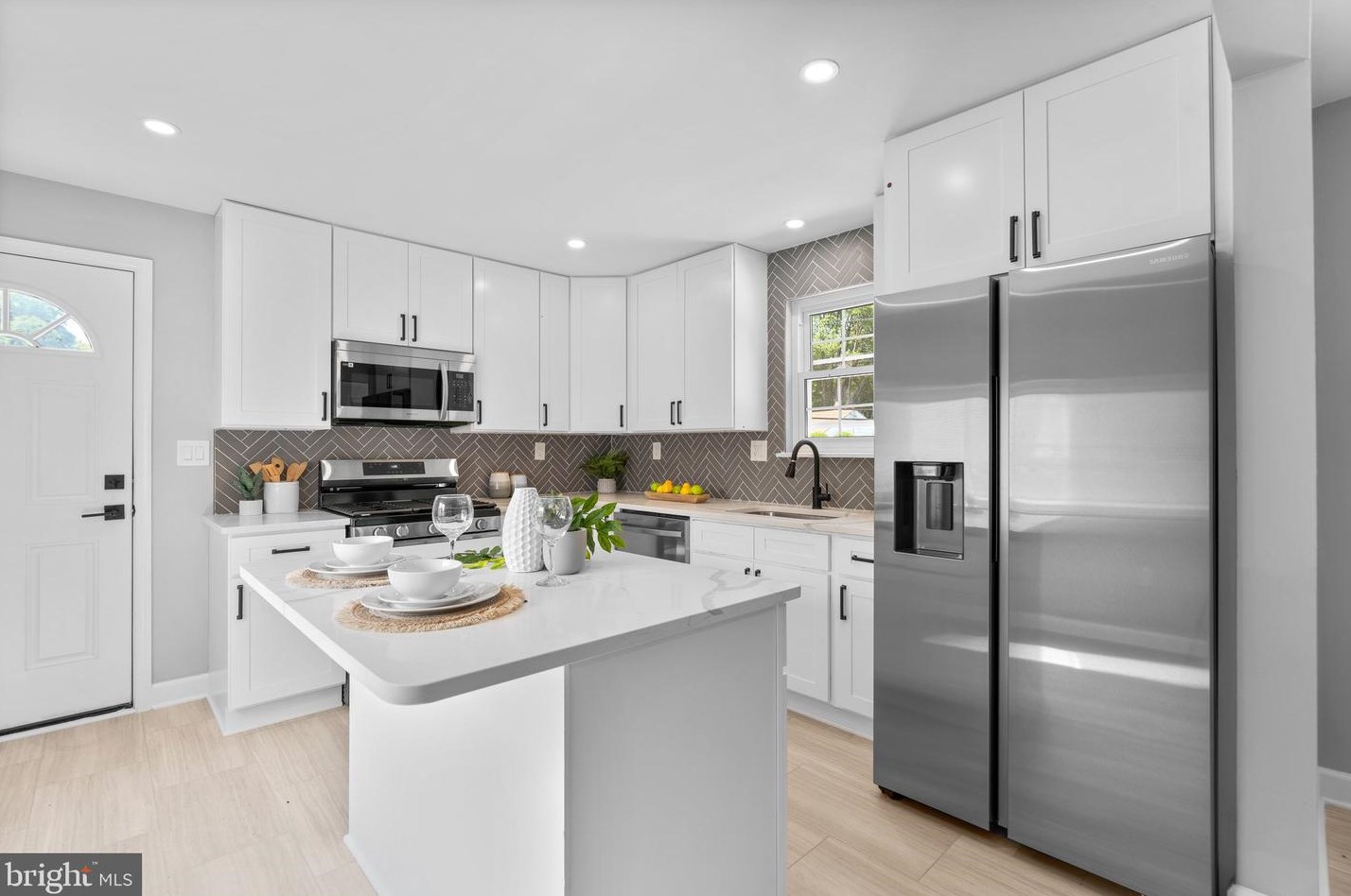 4301 Garrett Park Rd, Silver Spring MD 20906-4837 exterior