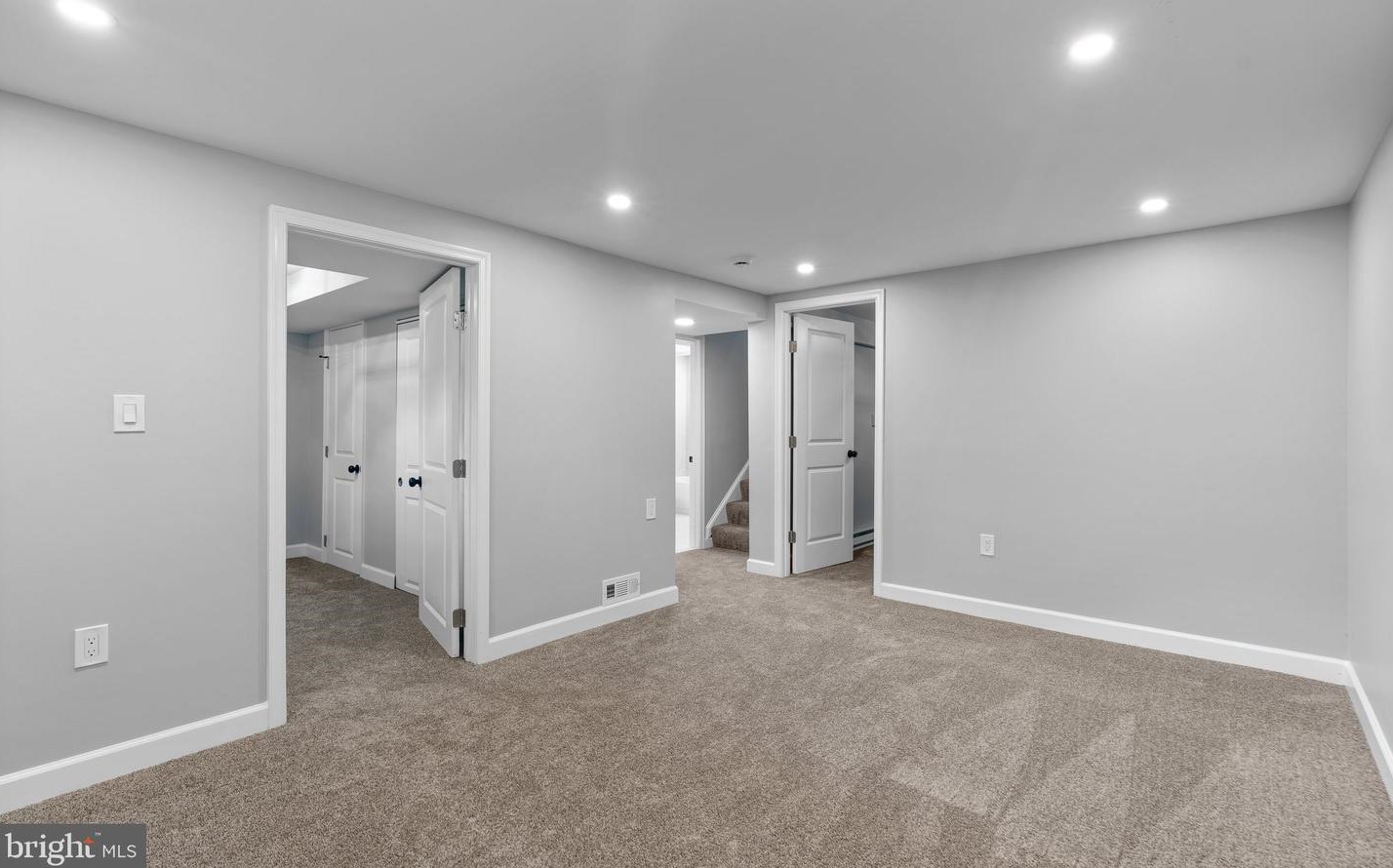 4301 Garrett Park Rd, Silver Spring MD 20906-4837 exterior