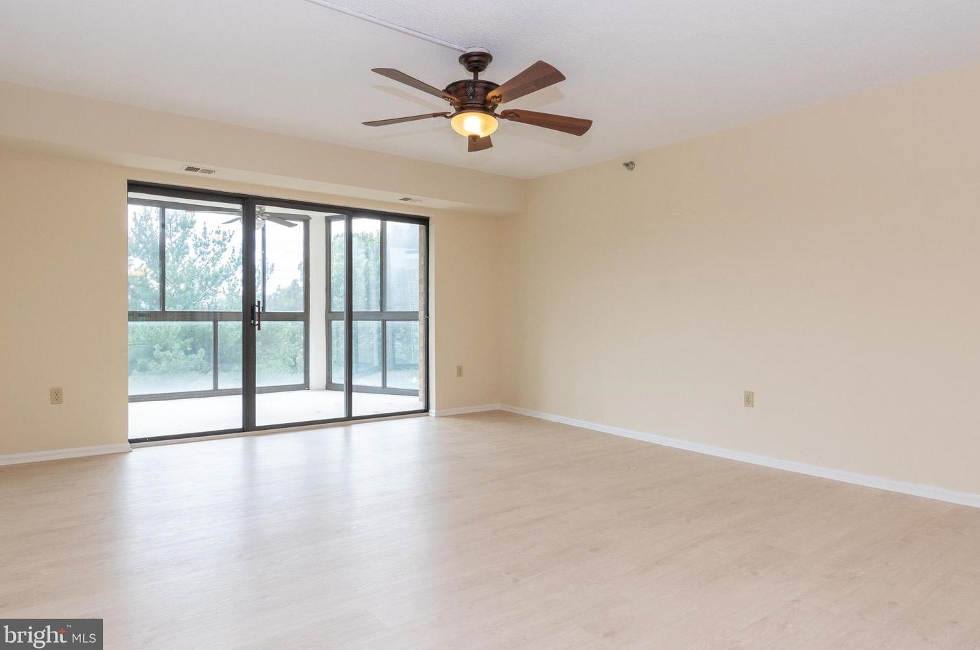 15115 Interlachen Dr #3-610, Silver Spring, MD 20906