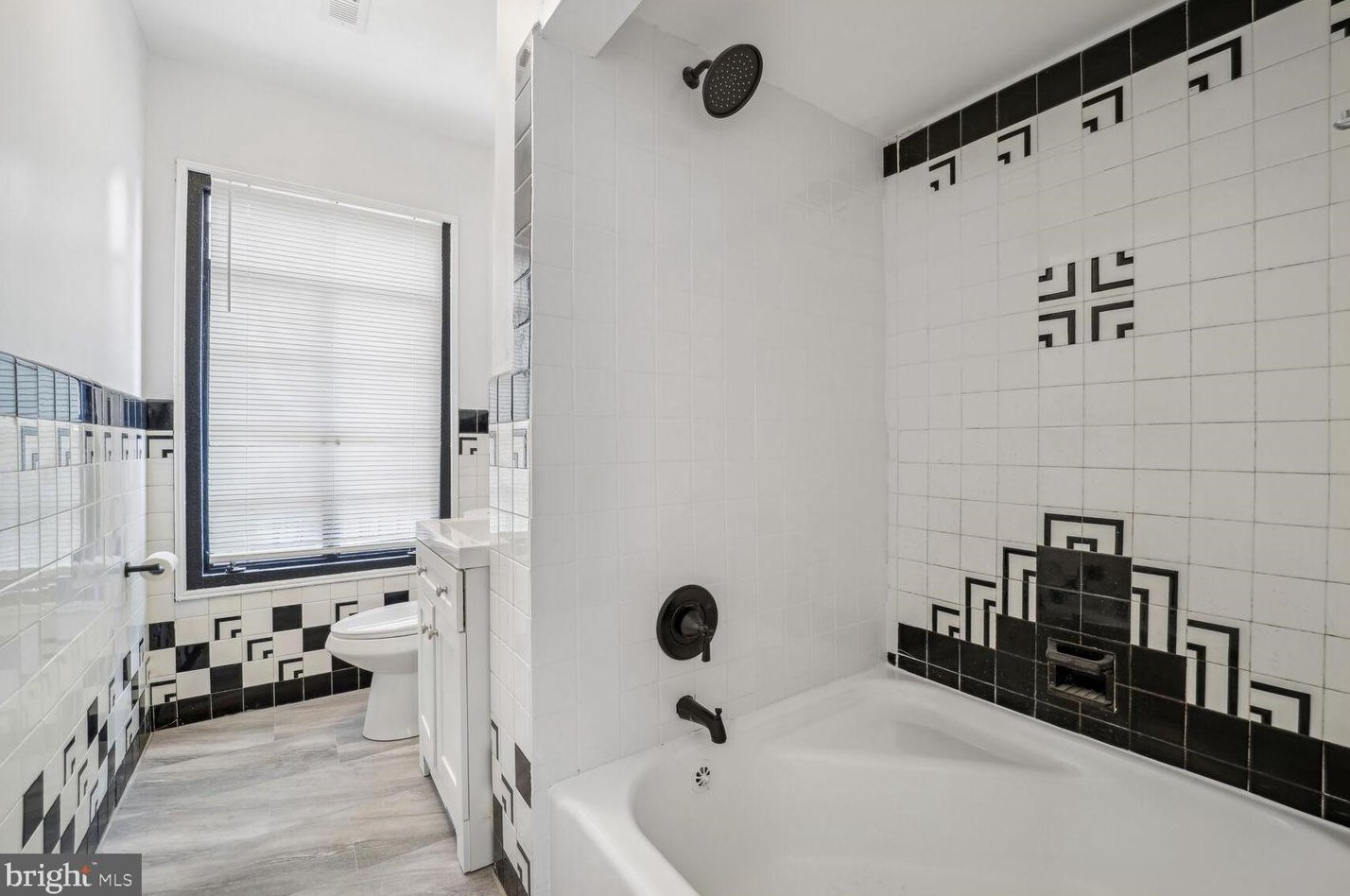 9900 Colesville Rd, Silver Spring MD 20901-2228 exterior