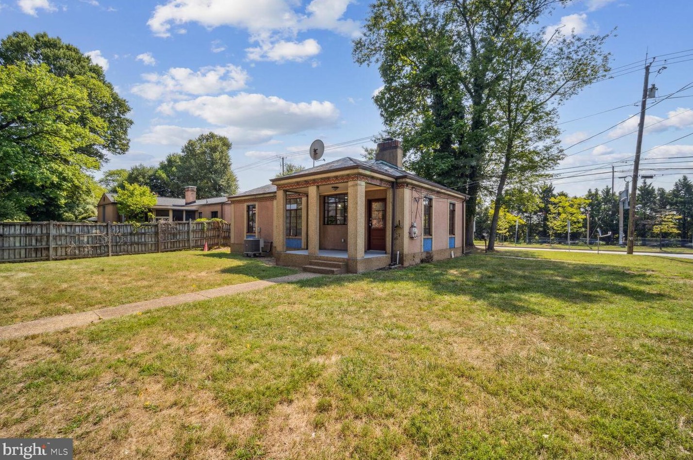 9900 Colesville Rd, Silver Spring MD 20901-2228 exterior