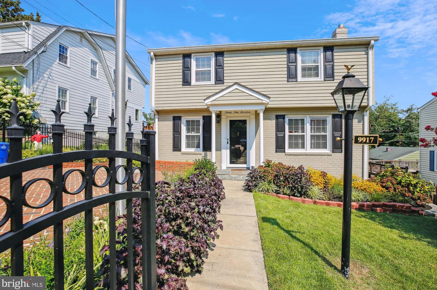 9917 Edward Ave, Bethesda, MD 20814-2112