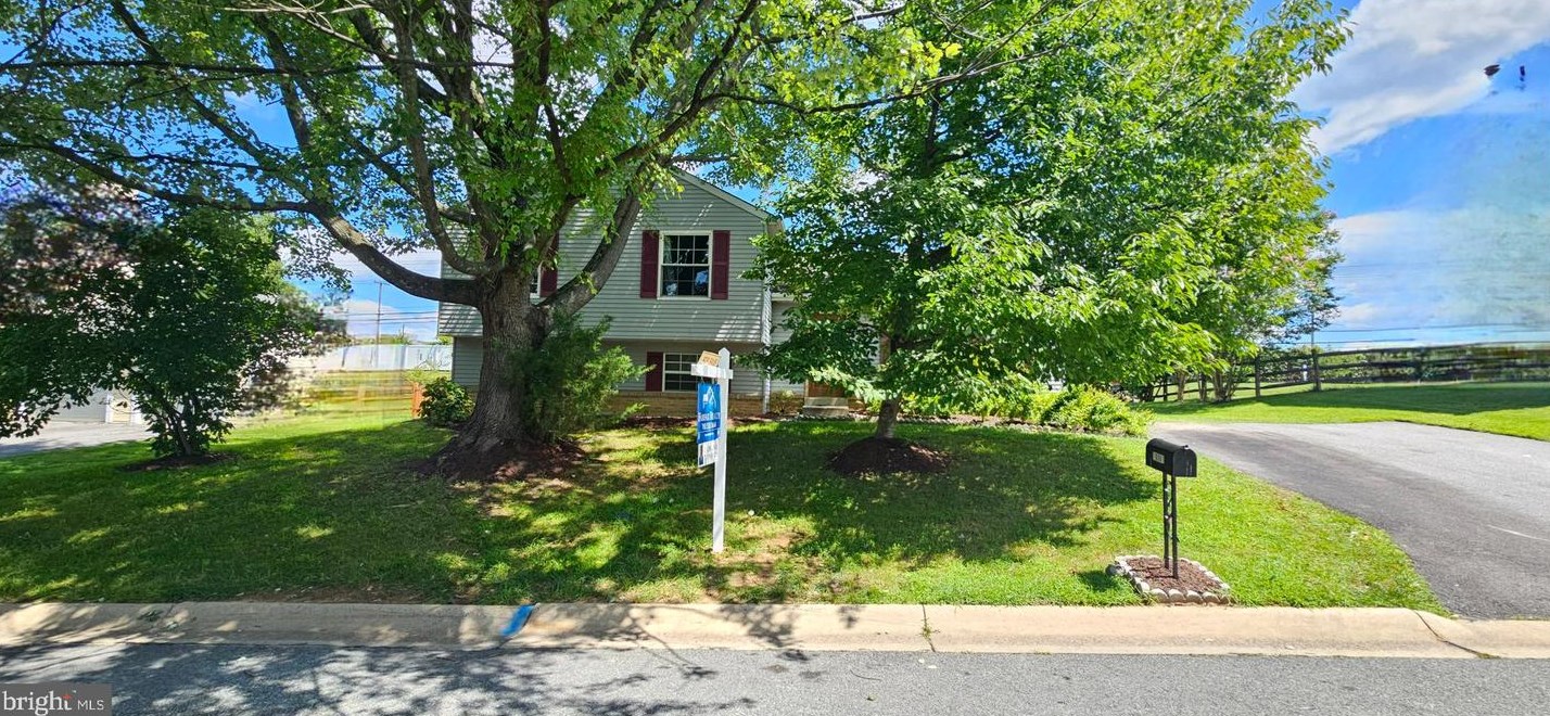 19561 Ridge Heights Dr, Gaithersburg, MD 20879