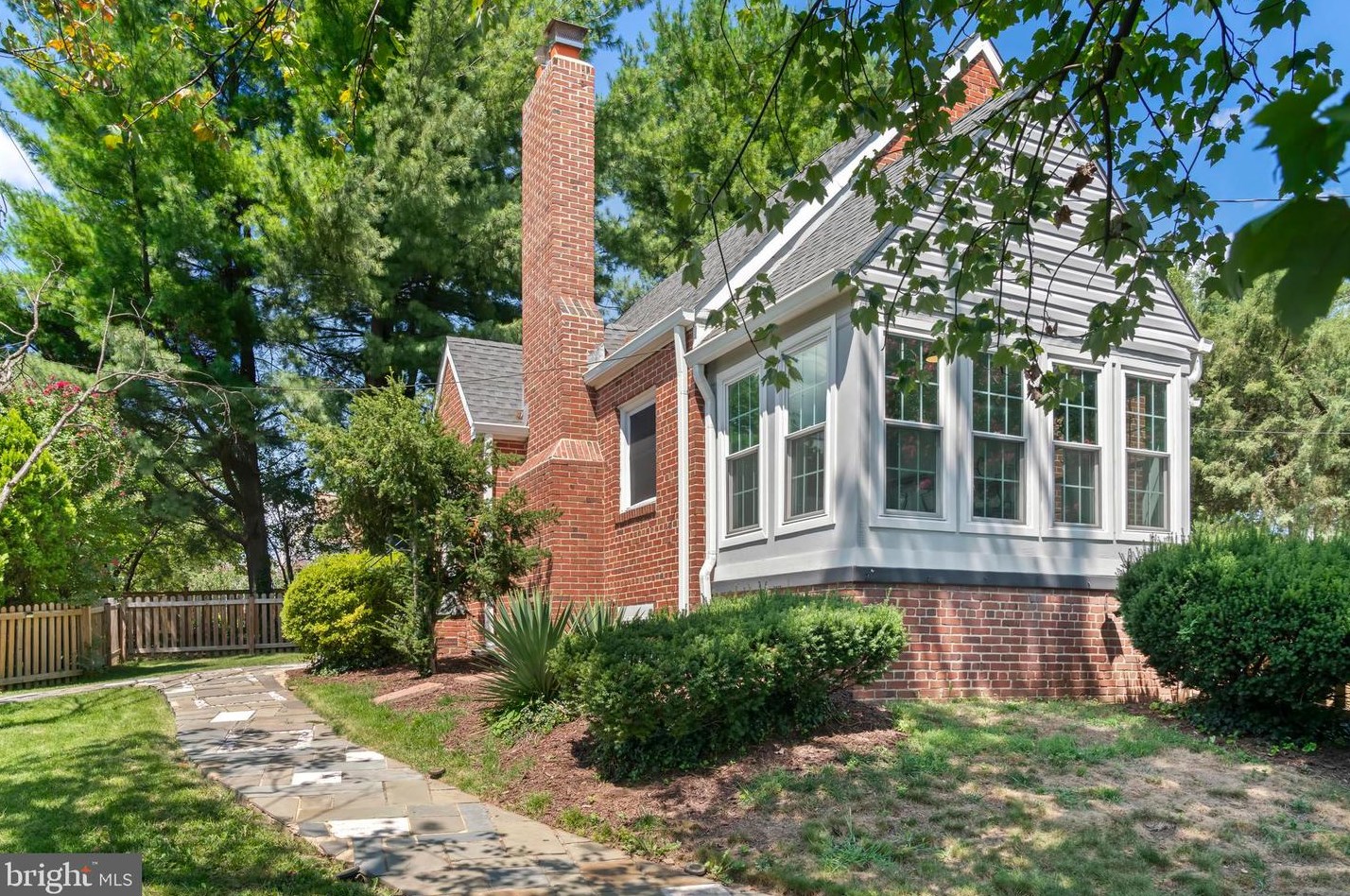 201 University Blvd, Silver Spring MD  20901-1945 exterior