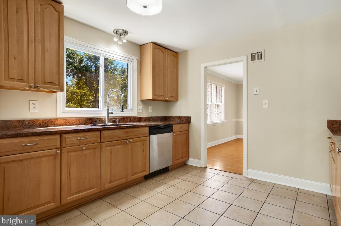 2420 Gate Dr, Silver Spring MD 20906-2208 exterior