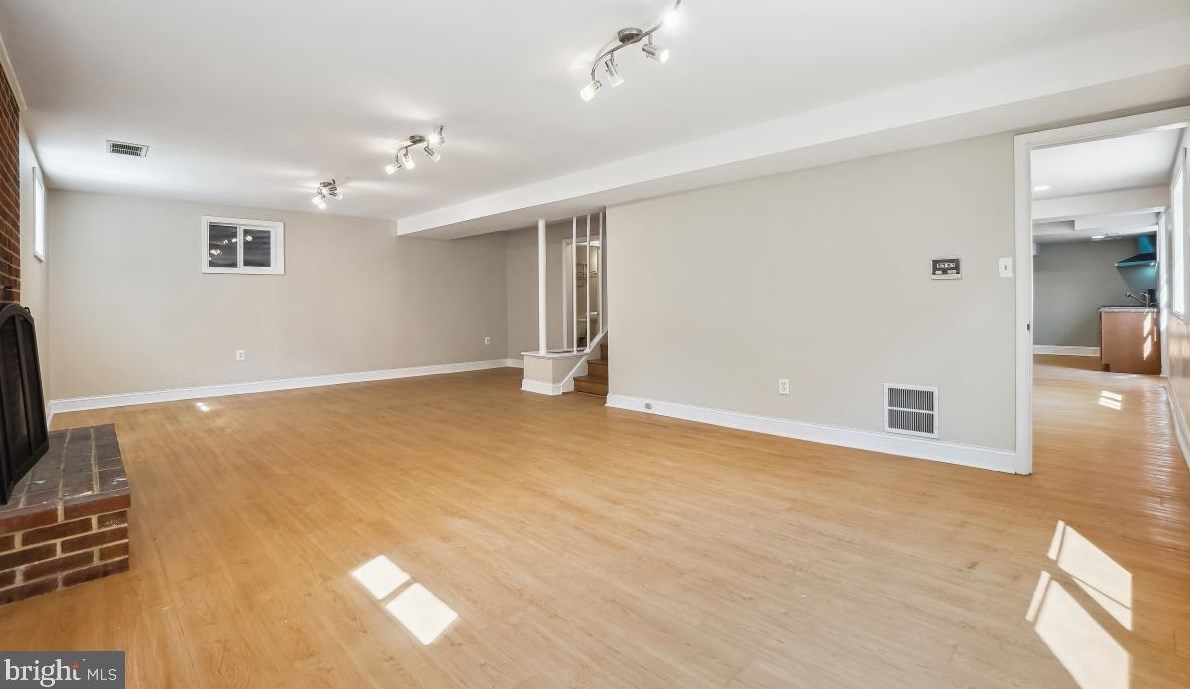 2420 Gate Dr, Silver Spring MD 20906-2208 exterior