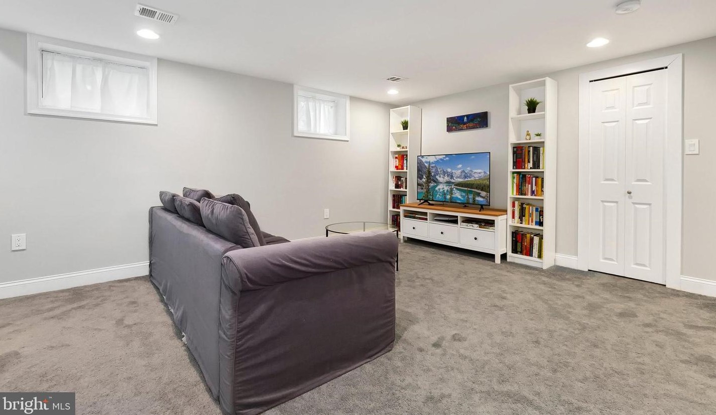 10129 Dallas Ave, Silver Spring MD  20901-2028 exterior