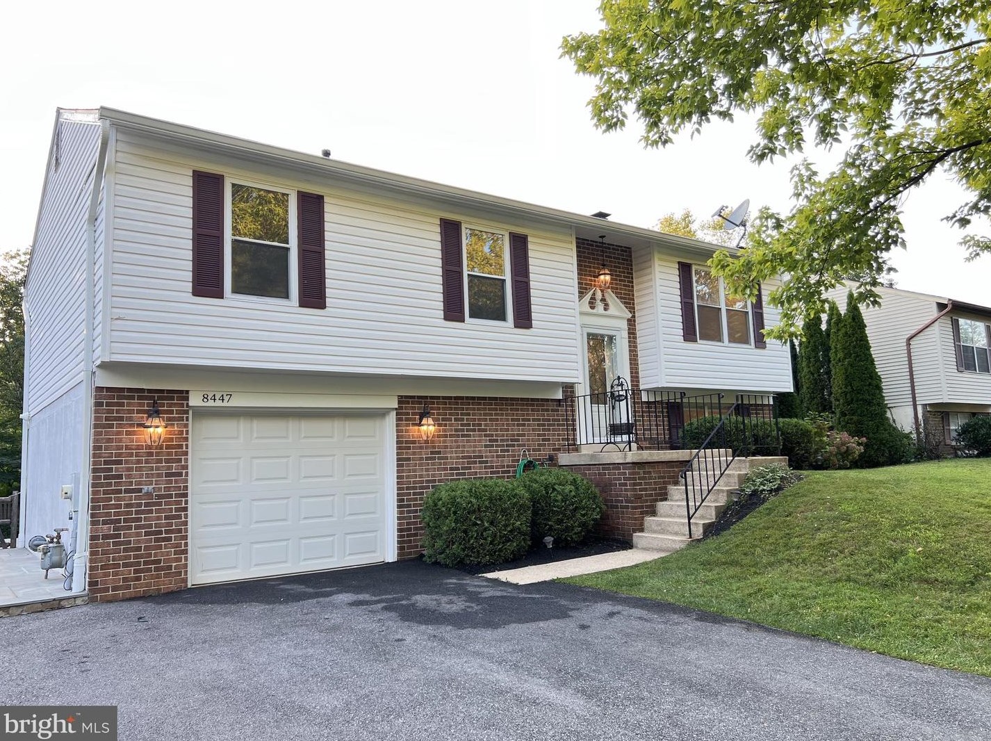 8447 Tea Rose Dr, Gaithersburg, MD 20879
