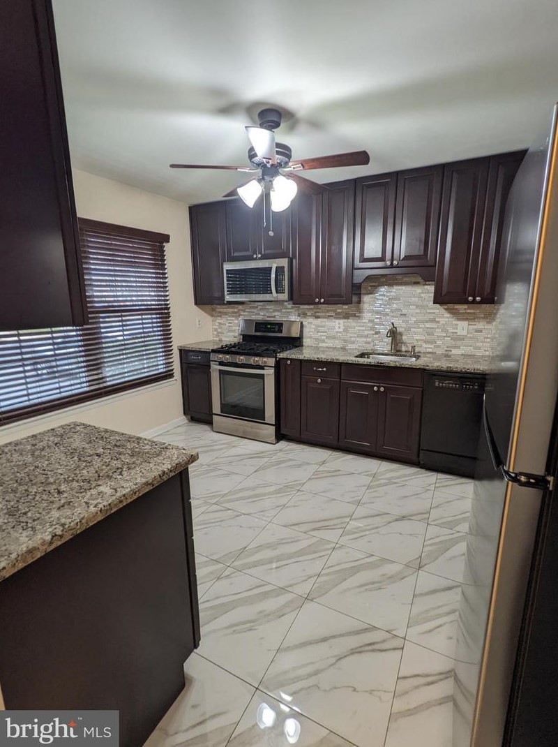 18341 Hallmark Ct, Gaithersburg, MD 20879-4669