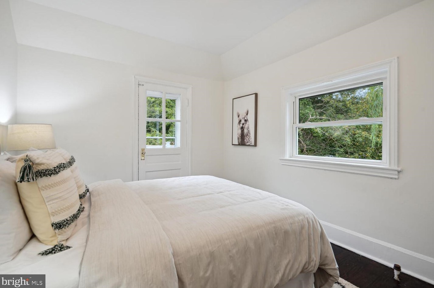 9313 Colesville Rd, Silver Spring MD 20901-4817 exterior