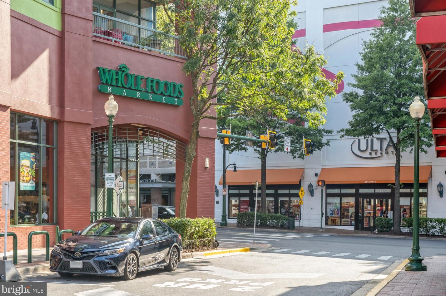 9313 Colesville Rd, Silver Spring MD 20901-4817 exterior