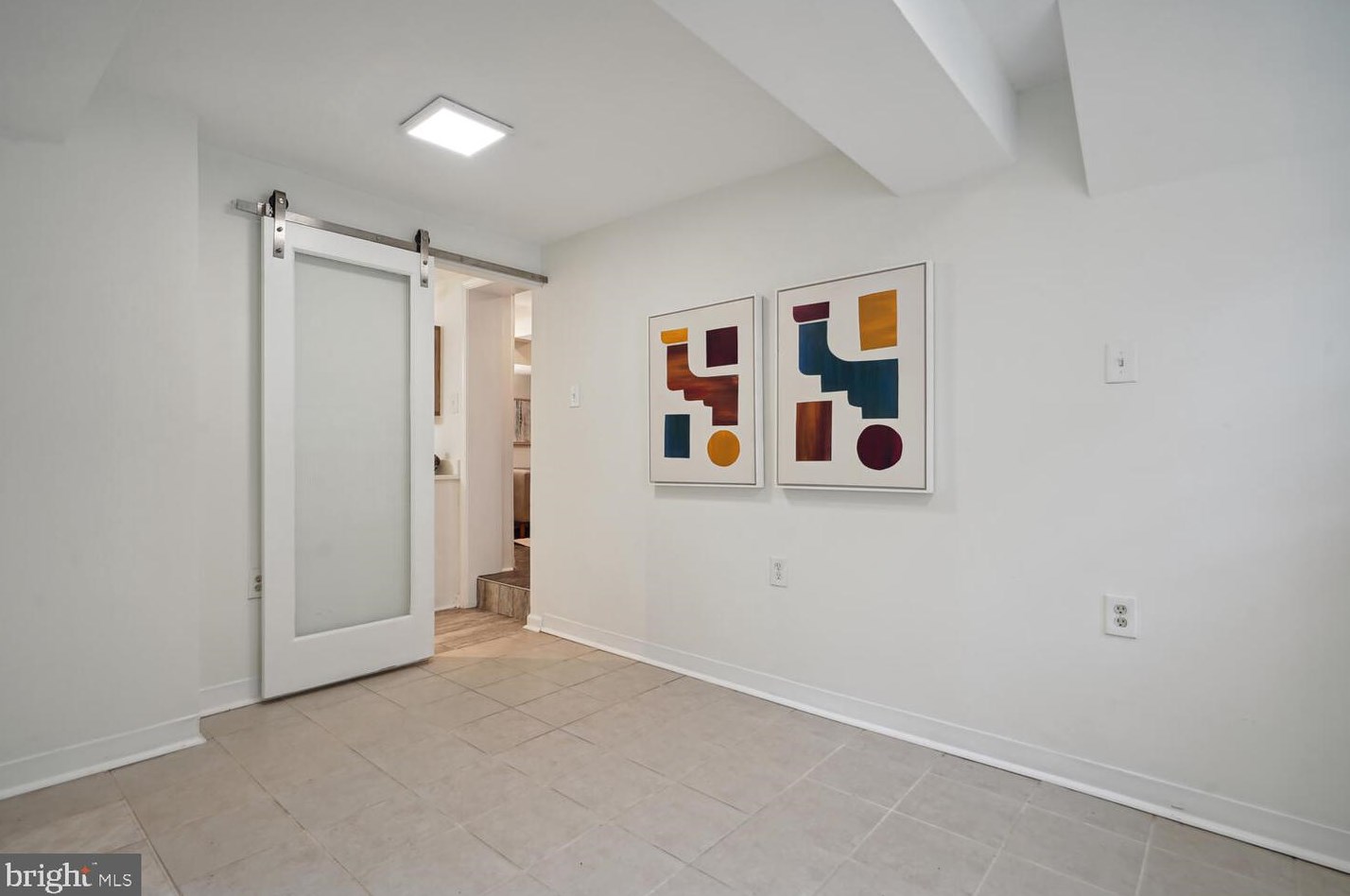 9313 Colesville Rd, Silver Spring MD 20901-4817 exterior