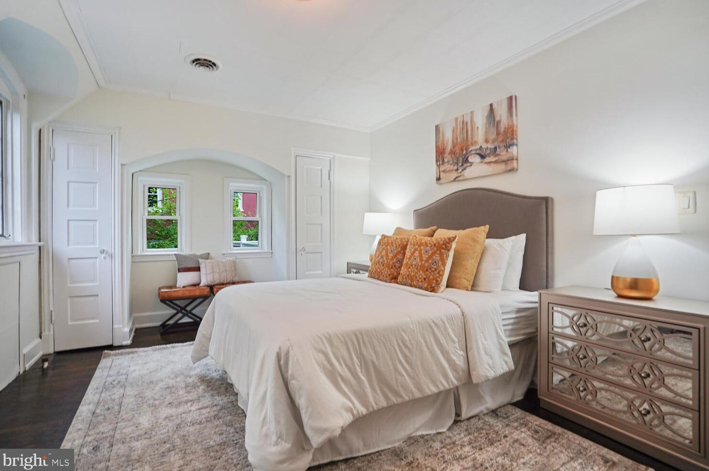 9313 Colesville Rd, Silver Spring MD 20901-4817 exterior